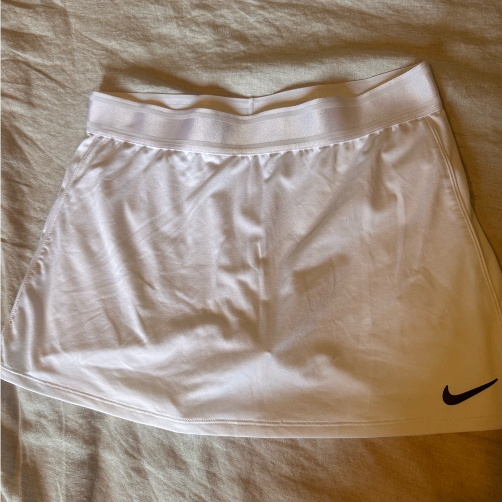 NIKE Women's Court Dri-Fit Tennis Skort size M white brand new